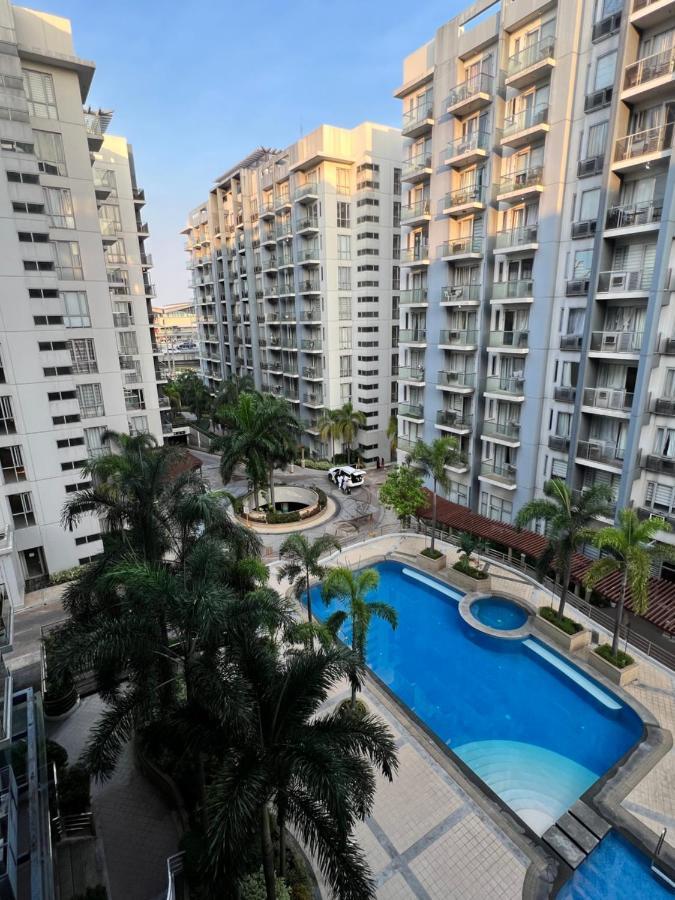 Resorts World Condo Маніла Екстер'єр фото