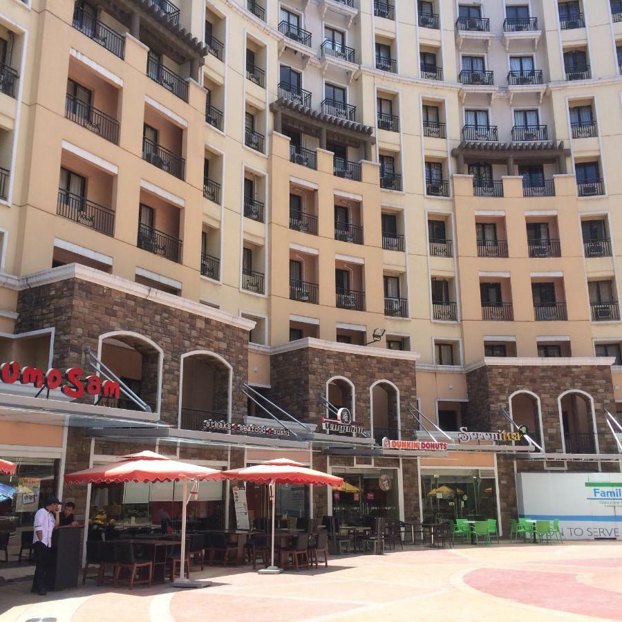 Resorts World Condo Маніла Екстер'єр фото
